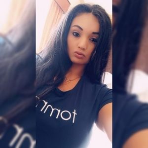 Meet your Posher, Selena